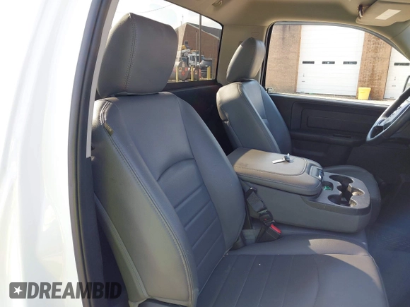 2018 Ram 1500 Tradesman с VIN 3C6JR7AGXJG210530, выставлен на аукционе IAAI как лот 42522902 с пробегом 83 546 миль миль и . История ставок и продаж доступна на DreamBid. Изображение 8.