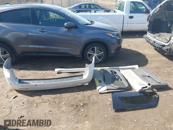 2011 Toyota Sienna XLE with VIN 5TDDK3DC4BS013416, listed as a IAAI auction lot 41933299 with 170,479 mi miles and . Bid and sale history available at DreamBid. Image 12.