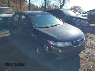 2013 Kia Forte LX with VIN KNAFT4A27D5738571, listed as a IAAI auction lot 41008444 with 190,511 mi miles. Bid and sale history available at carsss.com. Image 1.