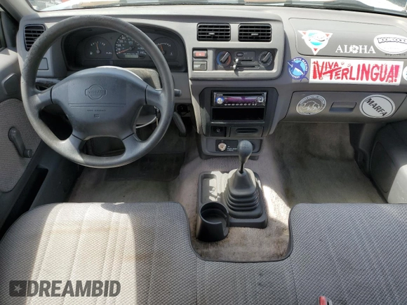 1998 Nissan Frontier XE z VIN 1N6DD21S5WC335549, wystawiony jako Copart lot #61021245 z przebiegiem 310 230 mil mil oraz Czysty tytuł • Clean title. Historia ofert i sprzedaży dostępna na DreamBid. Obrazek 8.