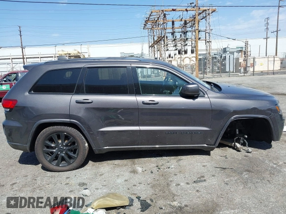 2018 Jeep Grand Cherokee Altitude with VIN 1C4RJEAGXJC437758, listed as a IAAI auction lot 41692624 with 62,433 mi miles. Bid and sale history available at carsss.com. Image 14.