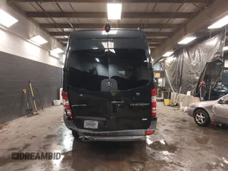 2015 Mercedes-Benz Sprinter Passenger with VIN WDZPE8CC1FP134956, listed as a IAAI auction lot 41388855 with 27,998 mi miles. Bid and sale history available at carsss.com. Image 16.