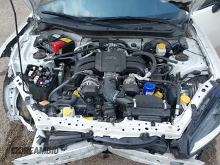 2023 Toyota 86 Premium z VIN JF1ZNBE12P9756981, wystawiony jako IAAI lot #42126988 z przebiegiem 31 550 mil mil oraz . Historia ofert i sprzedaży dostępna na DreamBid. Obrazek 10.