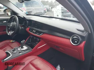 2021 Alfa Romeo Stelvio z VIN ZASPAKAN9M7D15031, wystawiony jako IAAI lot #40869221 z przebiegiem 35 782 mil mil oraz . Historia ofert i sprzedaży dostępna na DreamBid. Obrazek 5.