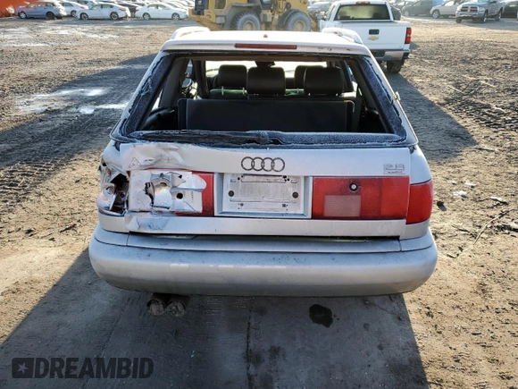 1998 Audi A6 z VIN WAUJC84A0WN001123, wystawiony jako Copart lot #85445164 z przebiegiem Nie podano mil oraz Szkoda całkowita • Salvage title. Historia ofert i sprzedaży dostępna na DreamBid. Obrazek 6.