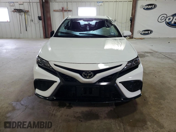 2023 Toyota Camry SE with VIN 4T1G11AKXPU824507, listed as a Copart auction lot 58538144 with 3,813 mi miles and Clean Title. Bid and sale history available at carsss.com. Image 5.