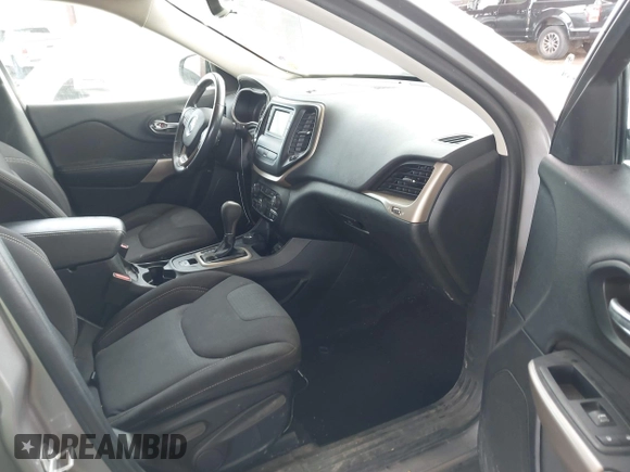 2017 Jeep Cherokee Latitude with VIN 1C4PJMCB4HD213716, listed as a IAAI auction lot 41921391 with 96,885 mi miles and . Bid and sale history available at DreamBid. Image 5.