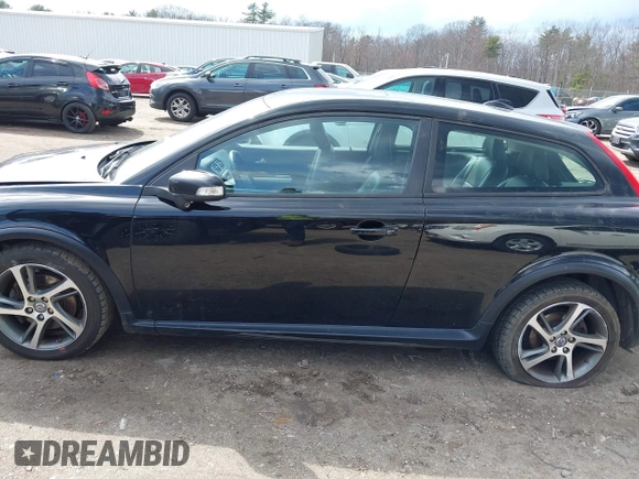 2013 Volvo C30 T5 with VIN YV1672MK4D2308774, listed as a IAAI auction lot 42005076 with 91,921 mi miles and . Bid and sale history available at DreamBid. Image 15.