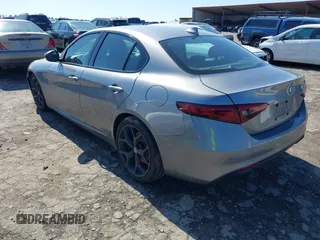 2020 Alfa Romeo Giulia z VIN ZARFAMAN2L7624764, wystawiony jako IAAI lot #41623824 z przebiegiem Nie podano mil oraz . Historia ofert i sprzedaży dostępna na DreamBid. Obrazek 3.