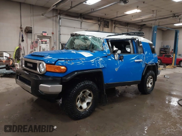 2007 Toyota FJ Cruiser with VIN JTEBU11F770059770, listed as a IAAI auction lot 41663227 with 226,008 mi miles. Bid and sale history available at carsss.com. Image 2.