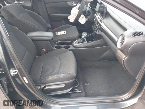 2021 Kia Forte LXS with VIN 3KPF24AD6ME324855, listed as a IAAI auction lot 42405970 with 45,219 mi miles and . Bid and sale history available at DreamBid. Image 5.