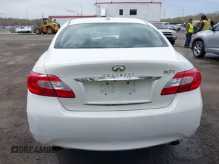 2011 Infiniti M37 with VIN JN1BY1AR9BM373072, listed as a IAAI auction lot 41918340 with 90,820 mi miles. Bid and sale history available at carsss.com. Image 17.