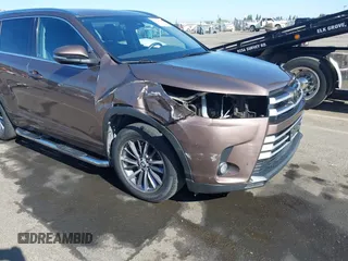 2017 Toyota Highlander XLE with VIN 5TDJZRFH4HS419151, listed as a IAAI auction lot 42181305 with 71,564 mi miles and . Bid and sale history available at DreamBid. Image 6.