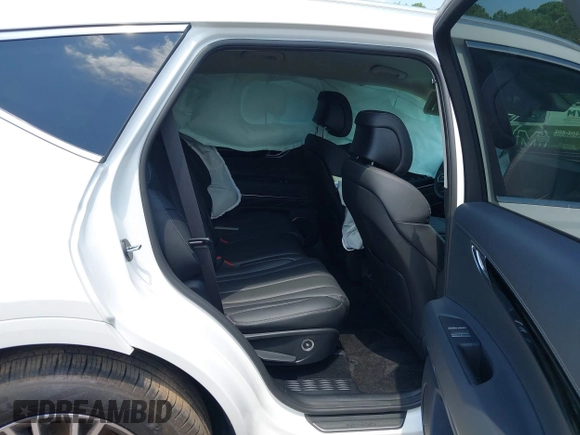 2025 Genesis GV80 Standard with VIN KMUHFESB8SU267537, listed as a IAAI auction lot 42665736 with 9,404 mi miles and . Bid and sale history available at DreamBid. Image 8.