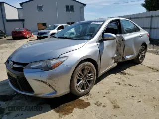 2017 Toyota Camry XLE z VIN 4T1BF1FK2HU733060, wystawiony jako Copart lot #55095495 z przebiegiem 136 662 mil mil oraz Szkoda całkowita • Salvage title. Historia ofert i sprzedaży dostępna na DreamBid. Obrazek 1.