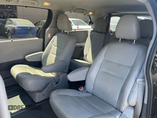 2020 Toyota Sienna XLE z VIN 5TDDZ3DC4LS230154, wystawiony jako IAAI lot #42658568 z przebiegiem 103 143 mil mil oraz . Historia ofert i sprzedaży dostępna na DreamBid. Obrazek 1.