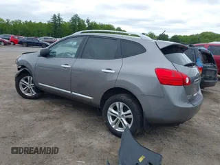 2015 Nissan Rogue S z VIN JN8AS5MV8FW765307, wystawiony jako IAAI lot #42307390 z przebiegiem 130 641 mil mil oraz . Historia ofert i sprzedaży dostępna na DreamBid. Obrazek 3.