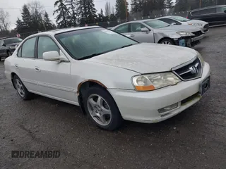 2002 Acura TL with VIN 19UUA56612A031389, listed as a IAAI auction lot 41671430 with 180,161 mi miles. Bid and sale history available at carsss.com. Image 1.