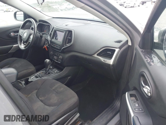 2019 Jeep Cherokee Latitude с VIN 1C4PJMCX3KD448868, выставлен на аукционе IAAI как лот 42372229 с пробегом 51 921 миль миль и . История ставок и продаж доступна на DreamBid. Изображение 5.