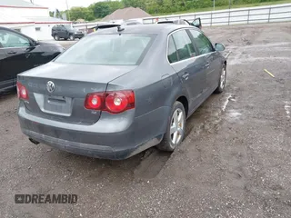 2009 Volkswagen Jetta SE with VIN 3VWRM71K19M049963, listed as a IAAI auction lot 42279906 with 157,290 mi miles and . Bid and sale history available at DreamBid. Image 4.