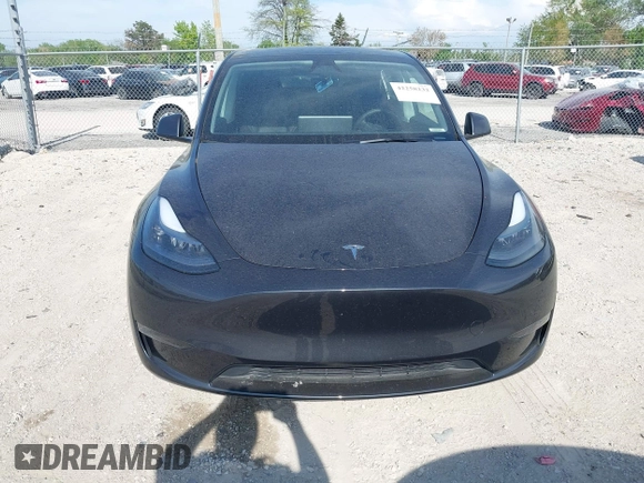 2024 Tesla Model Y Long Range z VIN 7SAYGDEE2RF992489, wystawiony jako IAAI lot #42258232 z przebiegiem 14 771 mil mil oraz . Historia ofert i sprzedaży dostępna na DreamBid. Obrazek 12.