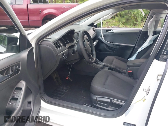 2015 Volkswagen Jetta SE with VIN 3VWD17AJ7FM292814, listed as a IAAI auction lot 42636431 with 105,416 mi miles and . Bid and sale history available at DreamBid. Image 5.