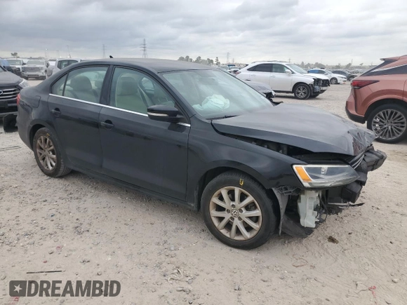 2013 Volkswagen Jetta SE with VIN 3VWDX7AJXDM400161, listed as a Copart auction lot 53249335 with 104,882 mi miles and Salvage title. Bid and sale history available at DreamBid. Image 4.