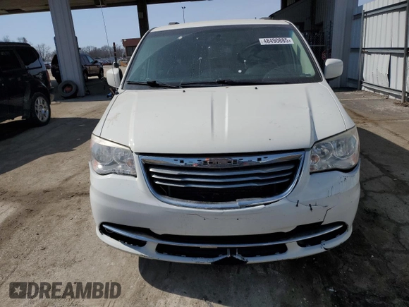 2013 Chrysler Town & Country Touring with VIN 2C4RC1BG4DR683105, listed as a Copart auction lot 48490885 with 141,845 mi miles and Salvage Title. Bid and sale history available at DreamBid. Image 5.