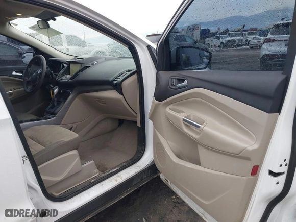 2015 Ford Escape SE with VIN 1FMCU9GX8FUC80918, listed as a IAAI auction lot 41694880 with 182,929 mi miles. Bid and sale history available at carsss.com. Image 5.