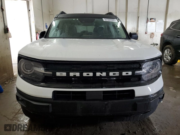 2021 Ford Bronco Sport Outer Banks z VIN 3FMCR9C61MRB07468, wystawiony jako Copart lot #55500605 z przebiegiem 34 586 mil mil oraz Szkoda całkowita • Salvage title. Historia ofert i sprzedaży dostępna na DreamBid. Obrazek 5.