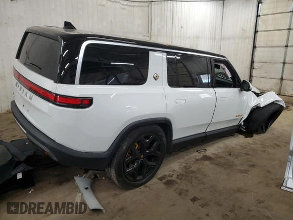 2023 Rivian R1S Adventure z VIN 7PDSGABA2PN013659, wystawiony jako Copart lot #53475945 z przebiegiem 13 928 mil mil oraz Szkody całkowita. Historia ofert i sprzedaży dostępna na DreamBid. Obrazek 3.