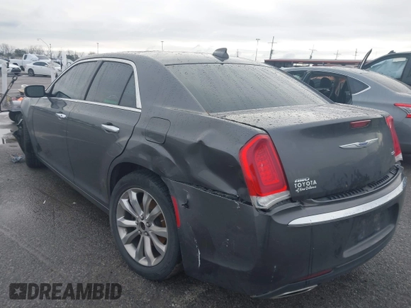 2019 Chrysler 300 Limited with VIN 2C3CCAKG5KH594978, listed as a IAAI auction lot 41261006 with 184,890 mi miles. Bid and sale history available at carsss.com. Image 3.
