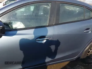2015 Mazda 3 i SV with VIN JM1BM1T78F1271497, listed as a IAAI auction lot 40878398 with 127,617 mi miles. Bid and sale history available at carsss.com. Image 15.
