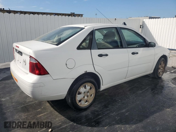 2007 Ford Focus S z VIN 1FAHP34N07W331020, wystawiony jako Copart lot #45483515 z przebiegiem 80 981 mil mil oraz Czysty tytuł • Clean title. Historia ofert i sprzedaży dostępna na DreamBid. Obrazek 3.