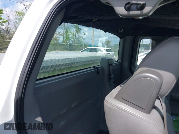 2005 Ford F-150 XL with VIN 1FTRF12265NB92660, listed as a IAAI auction lot 41854609 with 188,791 mi miles. Bid and sale history available at carsss.com. Image 8.
