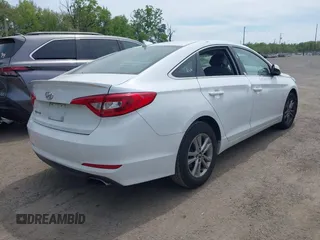 2017 Hyundai Sonata 2.4L z VIN 5NPE24AF8HH552970, wystawiony jako IAAI lot #42075452 z przebiegiem 116 714 mil mil oraz . Historia ofert i sprzedaży dostępna na DreamBid. Obrazek 4.