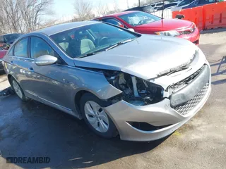 2013 Hyundai Sonata Hybrid Limited with VIN KMHEC4A47DA073769, listed as a IAAI auction lot 41758140 with 154,615 mi miles. Bid and sale history available at carsss.com. Image 1.