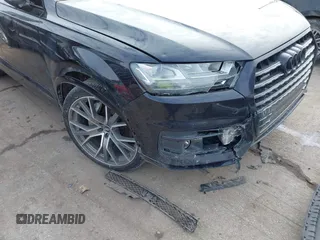 2019 Audi Q7 Prestige with VIN WA1VAAF78KD041186, listed as a IAAI auction lot 41641100 with 157,210 mi miles. Bid and sale history available at carsss.com. Image 6.