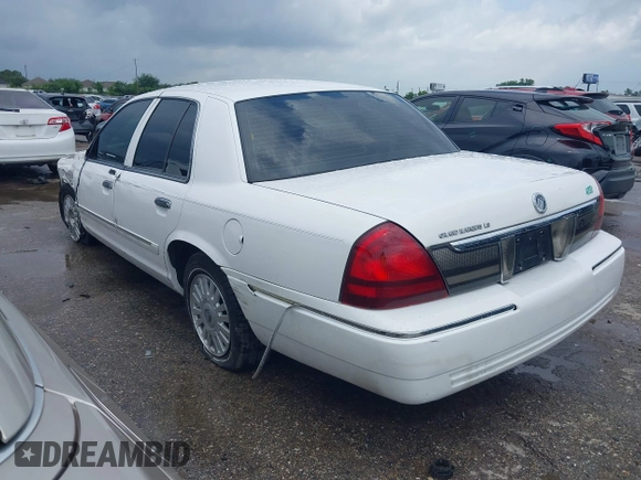 2006 Mercury Grand Marquis LS Premium z VIN 2MEFM75V56X618077, wystawiony jako IAAI lot #42168194 z przebiegiem 81 756 mil mil oraz . Historia ofert i sprzedaży dostępna na DreamBid. Obrazek 3.