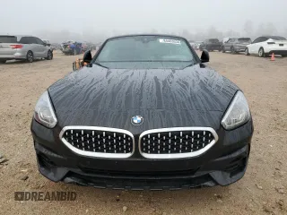 2022 BMW Z4 sDrive30i with VIN WBAHF3C04NWX42062, listed as a Copart auction lot 84463034 with 0 mi miles and Salvage Title. Bid and sale history available at carsss.com. Image 5.