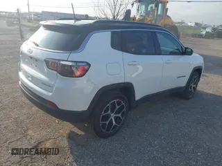 2024 Jeep Compass Limited z VIN 3C4NJDCN7RT100839, wystawiony jako IAAI lot #42714163 z przebiegiem 37 347 mil mil oraz . Historia ofert i sprzedaży dostępna na DreamBid. Obrazek 4.