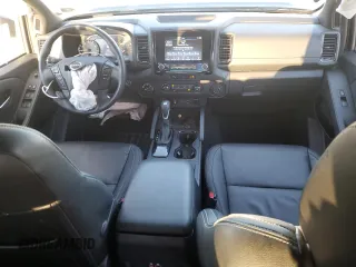 2023 Nissan Frontier SV z VIN 1N6ED1EK7PN672948, wystawiony jako Copart lot #45247705 z przebiegiem 13 031 mil mil oraz Szkoda całkowita • Salvage title. Historia ofert i sprzedaży dostępna na DreamBid. Obrazek 8.