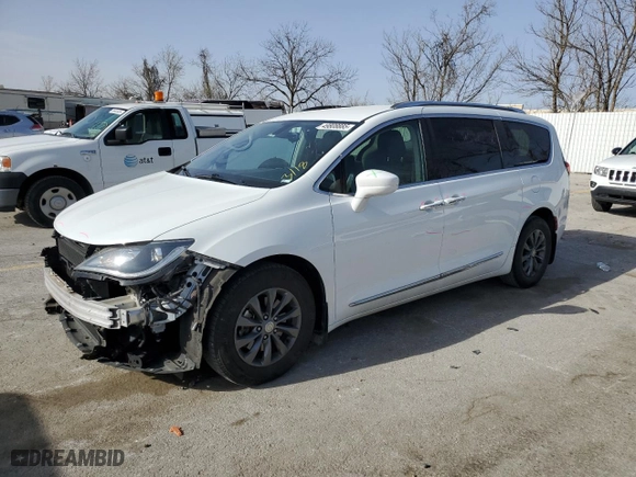 2018 Chrysler Pacifica Touring L with VIN 2C4RC1BG4JR211577, listed as a Copart auction lot 49808885 with 123,246 mi miles and Salvage Title. Bid and sale history available at carsss.com. Image 1.