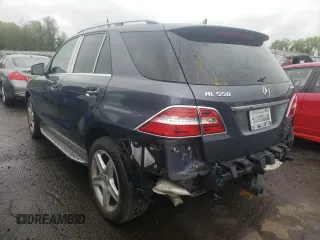 2013 Mercedes-Benz M 550 z VIN 4JGDA7DBXDA151247, wystawiony jako Copart lot #54742695 z przebiegiem 131 205 mil mil oraz Szkoda całkowita • Salvage title. Historia ofert i sprzedaży dostępna na DreamBid. Obrazek 2.