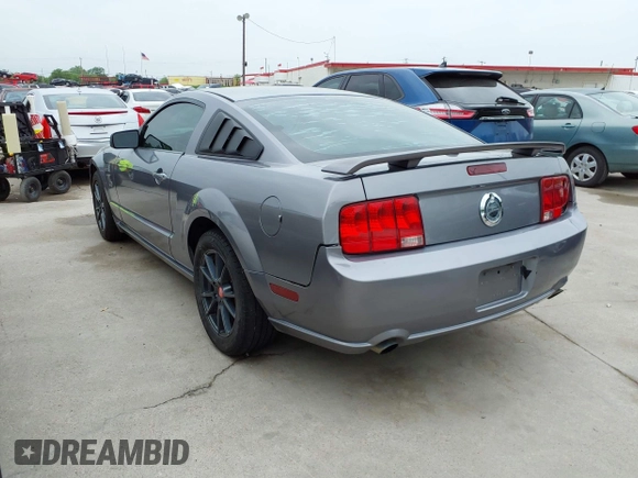 2007 Ford Mustang GT Deluxe with VIN 1ZVFT82H975266968, listed as a IAAI auction lot 41932163 with 189,982 mi miles. Bid and sale history available at carsss.com. Image 3.