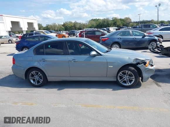2008 BMW 3 Series 328xi z VIN WBAVC93558K036126, wystawiony jako IAAI lot #41520761 z przebiegiem 96 034 mil mil oraz . Historia ofert i sprzedaży dostępna na DreamBid. Obrazek 13.