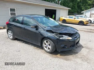 2014 Ford Focus SE z VIN 1FADP3K25EL421334, wystawiony jako IAAI lot #42423083 z przebiegiem 108 687 mil mil oraz . Historia ofert i sprzedaży dostępna na DreamBid. Obrazek 1.