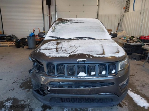 2019 Jeep Compass Latitude with VIN 3C4NJDBB0KT786610, listed as a IAAI auction lot 41261689 with 70,511 mi miles. Bid and sale history available at carsss.com. Image 12.