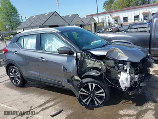 2020 Nissan Kicks SV with VIN 3N1CP5CV1LL550945, listed as a IAAI auction lot 41933319 with 70,519 mi miles. Bid and sale history available at carsss.com. Image 14.