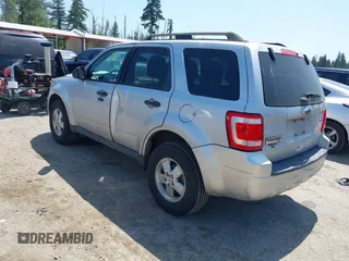 2011 Ford Escape XLT с VIN 1FMCU9D75BKB26421, выставлен на аукционе IAAI как лот 42421183 с пробегом 151 693 миль миль и . История ставок и продаж доступна на DreamBid. Изображение 3.